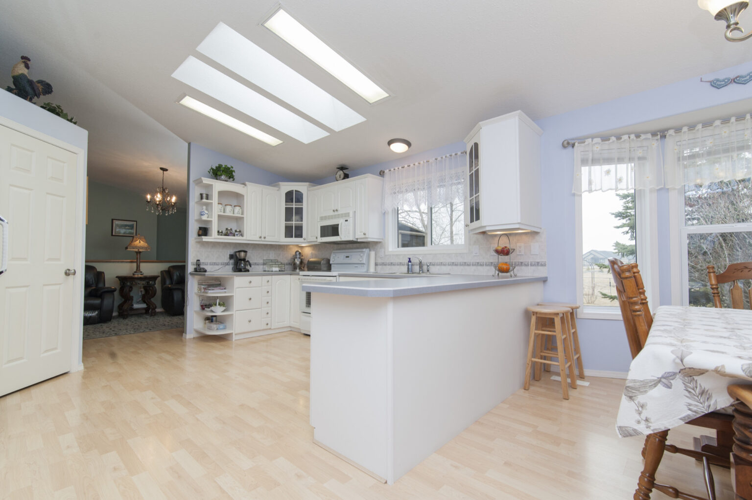 Reforma de cocinas modernas en Ourense con diseño funcional y elegante